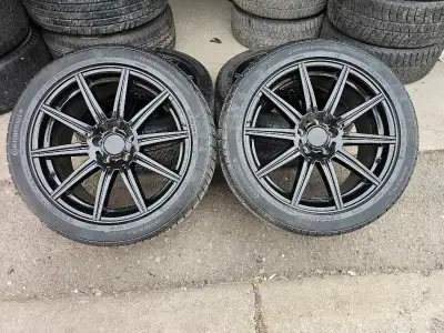 Set of 4 19 inches alloy rims with continental winter tires on them 265/40/R19 used on mercedes benz...