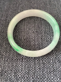 Dyed jade bracelet 
