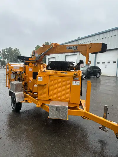 This machine is like new. 250hrs. 165hp. Ford gas engine. I paid new 115000.00 Call mark. 514-218-73...