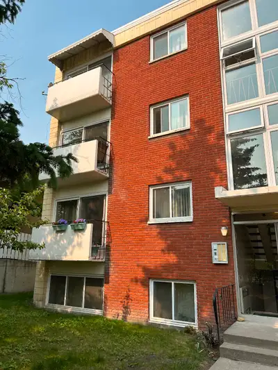 Cozy One Bedroom suite in Beautiful Bank veiw