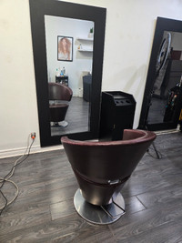Chaise de salon de coiffure a louer