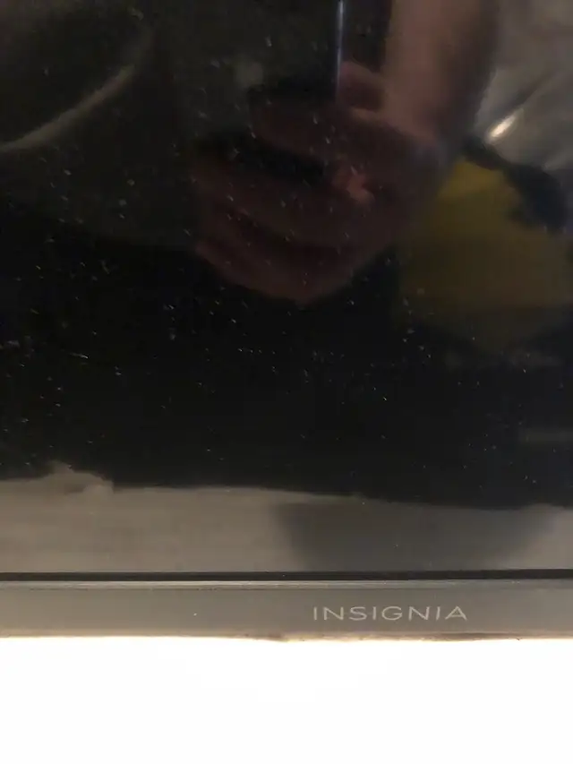 29 inch x 17 inch Insignia tv in TVs in Mississauga / Peel Region - Image 3