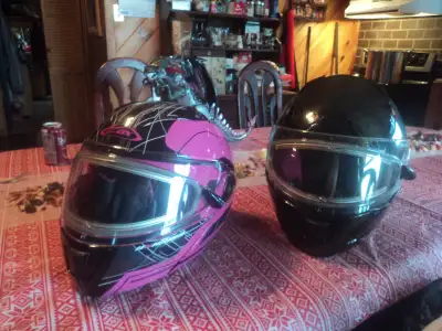 Two like-new full coverage, heated with visors , helmets. 1) MO88-E30847 Condor SVS SE Black 3XL $16...