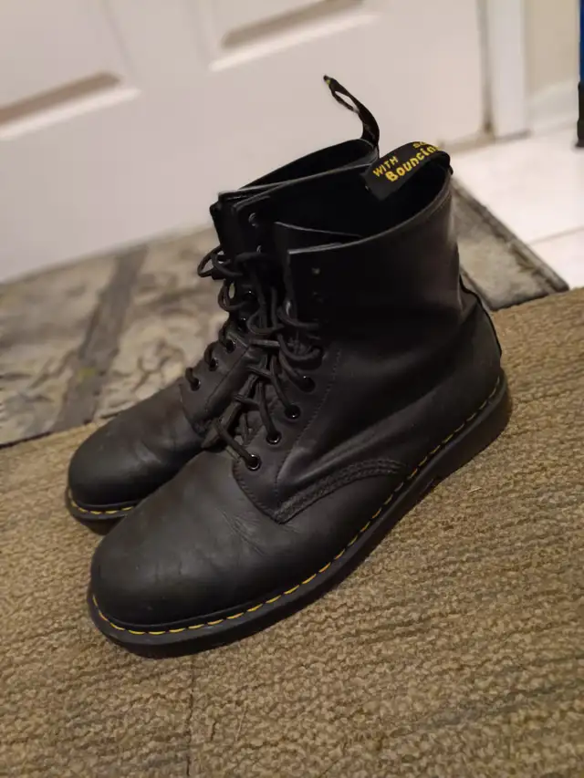 Dr. Martens 1460 8-eye Boots Sz. 12 in Men's Shoes in City of Toronto - Image 3