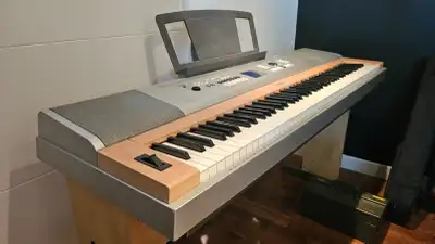 Yamaha DGX-630 - 88-key professional keyboard, View more