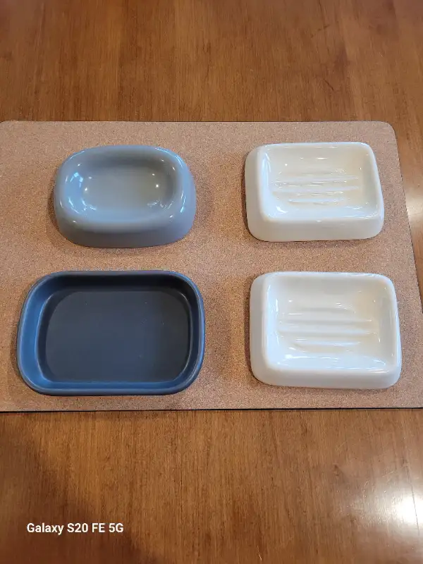 Ceramic Grey, Beige Soap Dishes (EACH) in Bathwares in Markham / York Region - Image 2