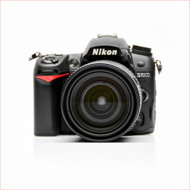 Nikon D7000 SLR Digital Camera (Body Only) Low Shutter Count in Cameras & Camcorders in City of Montréal