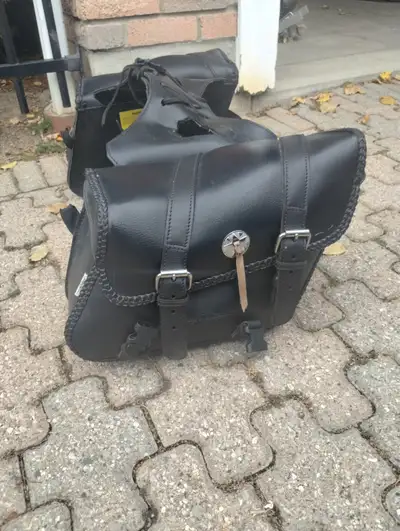 Used saddle bags. Condition as seen in the pics. Bought a bike that came with them and not currently...