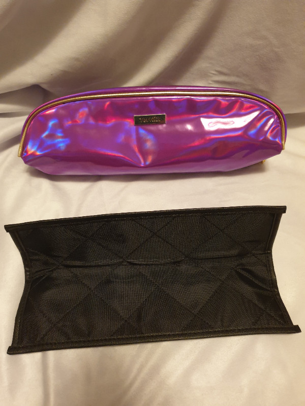Heat Resistant Flat Iron Iridescent Travel Bag in Other in Calgary - Image 2