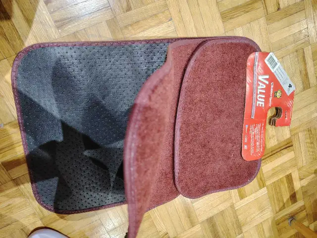 Rubber Queen Value Car Mats in Other Parts & Accessories in Markham / York Region - Image 5