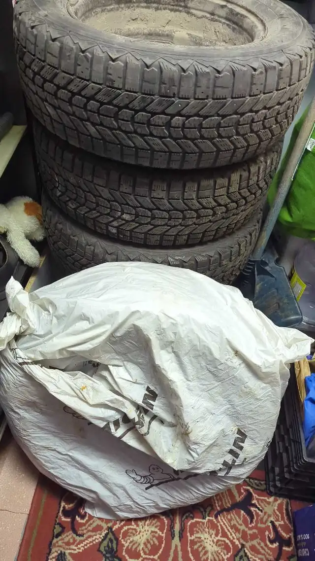4 Firestone Winterforce 205/65/15 on Rims Winter Tires in Tires & Rims in Guelph - Image 3