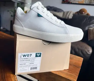 VESSIE SOHO GENUINE SNEAKERS BRAND NEW 100% WATERPROOF SIZE 7-8, View more