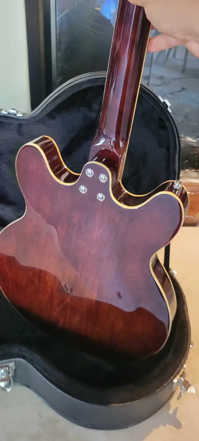 Eastwood airline H78 guitar and case  in Guitars in Oakville / Halton Region - Image 7