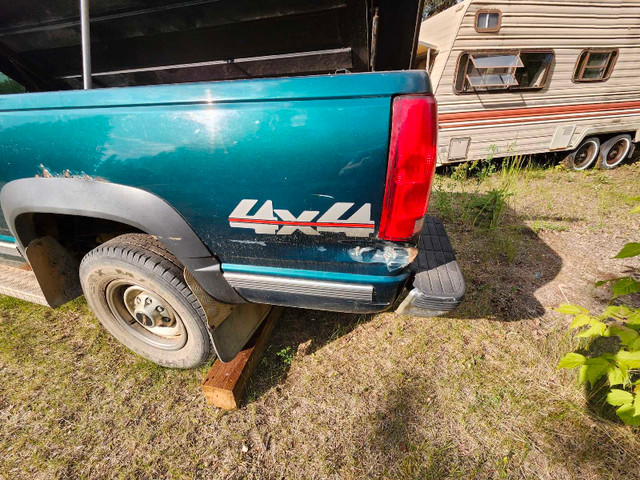 1998 GMC Sierra 2500 6.5L turbo diesel, Extended Cab, 8ft box f in Cars & Trucks in Edmonton - Image 4