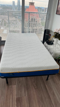 Single bed with a frame (memory foam 6inch)