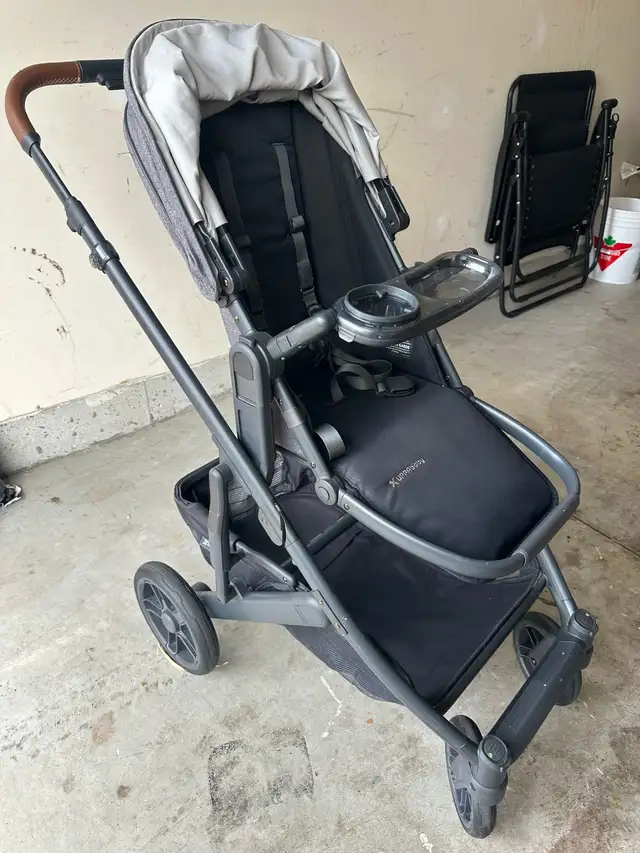 uppa baby Cruz V2 in Strollers, Carriers & Car Seats in St. Catharines - Image 4