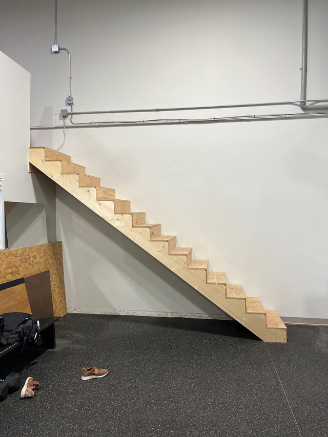 Stair stringer in Floors & Walls in Saskatoon - Image 2