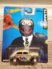 1:64 Hot Wheels Premium The Muppets Gonzo 1940 Fat Fendered