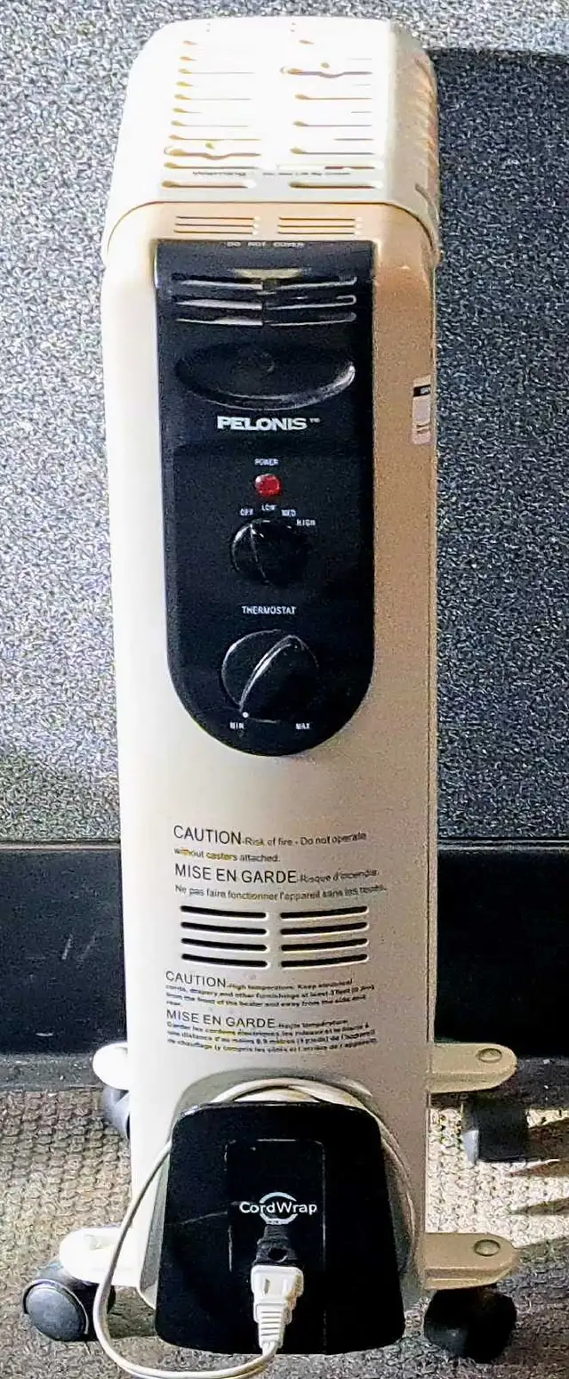 Pelonis Oil Filled Electric Space Heater H0157C (31757077) in Heaters, Humidifiers & Dehumidifiers in Calgary - Image 2