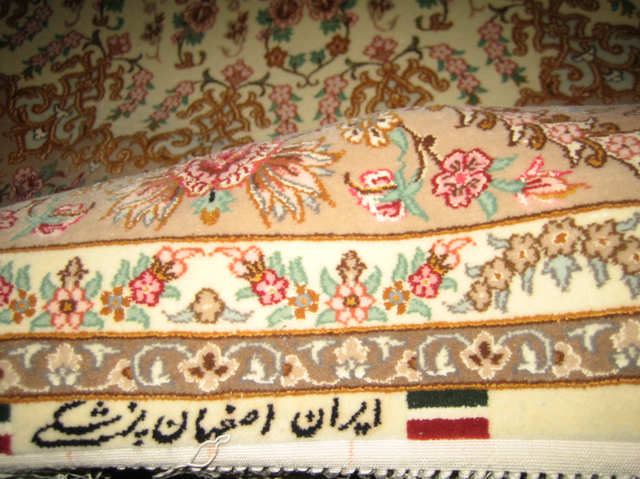 Fine Esfahan-iran Rug 260x140Cm Signed 70 Raj Wool & Silk in Home Décor & Accents in City of Toronto - Image 3