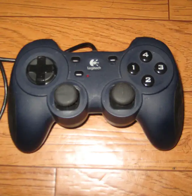 Logitech Dual Action PC Game Controller Pad USB in Older Generation in Sudbury - Image 2