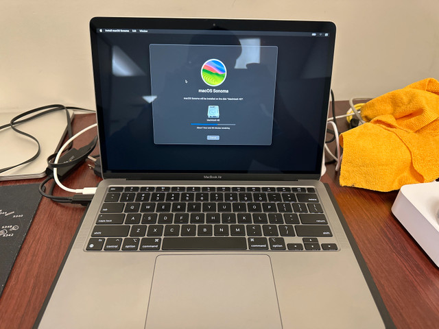 MacBook Air M1 in Laptops in Fredericton