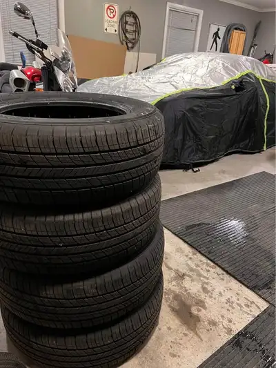 Kumho Crugen Hp71 245 60 18 brand new tires for sale ! Car sold so no use for these