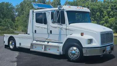 This beautiful snowbird truck is in mint condition. Just recently safetied. - new brakes all around...