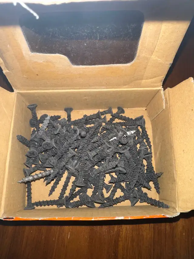 Grip Rite 1-1/4" x 8 GA Drywall Screws in Other in Oakville / Halton Region - Image 3