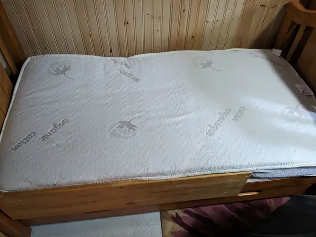 Organic Crib Mattress and Organic Mattress Cover in Cribs in Edmonton - Image 2