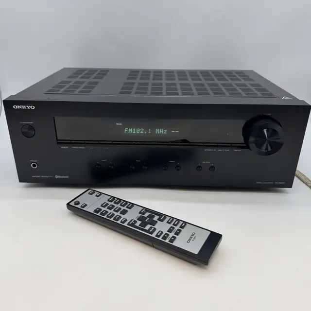 Onkyo TX-8220 Stereo Receiver Bluetooth AM/FM Receiver remote in Stereo Systems & Home Theatre in City of Toronto - Image 2