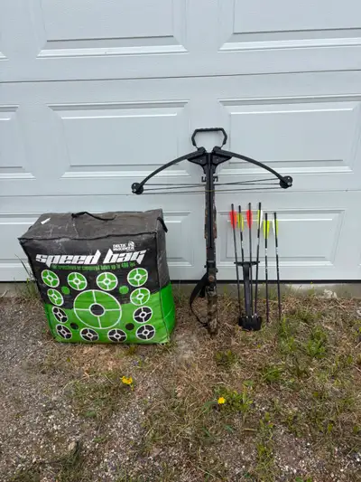 Barnett Quad 4 crossbow, 6 bolts(4 with broadheads), and a never used target bag. Bow has 150lb draw...