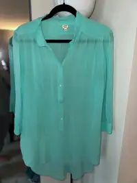 Aritzia 100% silk blouse