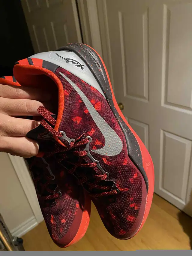 Kobe 8 | "Year of the Snake" | Size 8.5 in Men's Shoes in Markham / York Region - Image 3