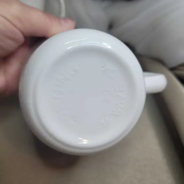 Corelle Corning Ware  Set of 3  Coffee / Tea Cups in Kitchen & Dining Wares in Markham / York Region - Image 3