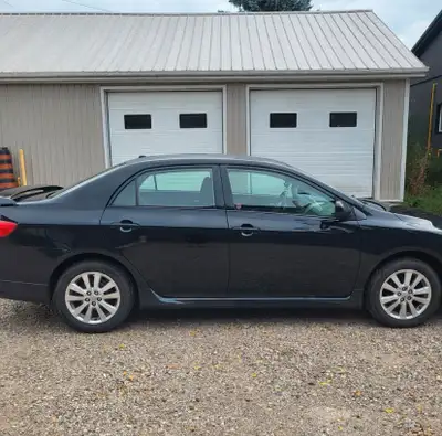 2009 Toyota Corolla S 5 Speed manual transmission 329,000kms Mechanically in very good condition Ver...