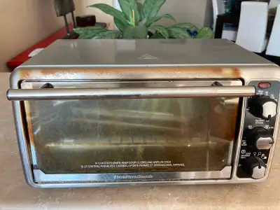 Grille-pain et petit four HAMILTON BEACH 20$, View more