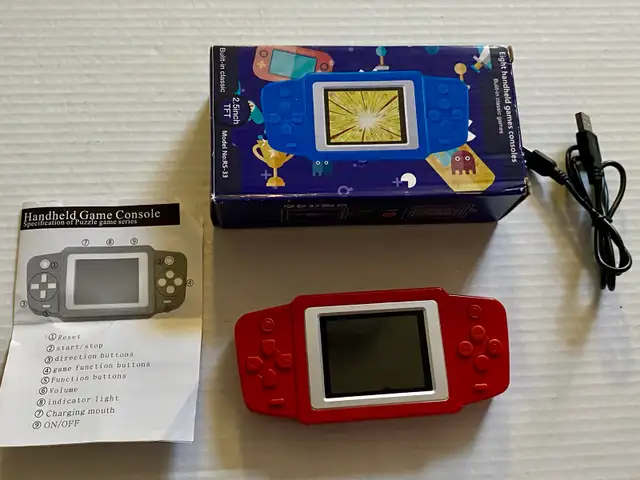 RS-33 Handheld Game Console
