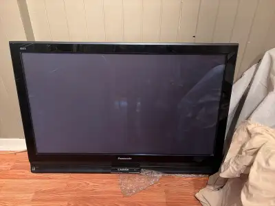 Téléviseur Panasonic Viera Plasma 42 po HD, View more