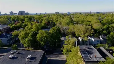 Gorgeous 2 bedroom/2 bath condo in sought after South end 1990 VERNON STREET downtown Halifax. A hid...