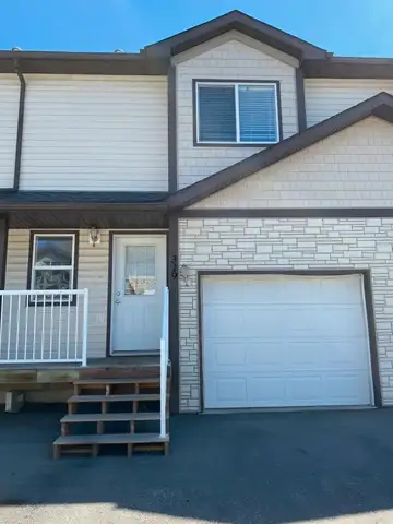 3 Bed 1.5 Bath Townhouse/Single Garage/Chelsea Villas  / July 15