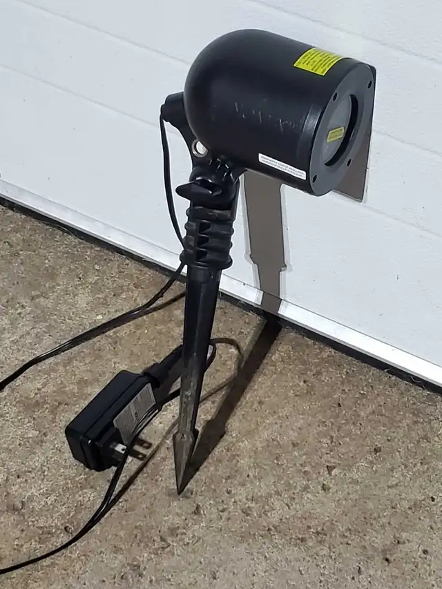 NOMA Laser Red/Green/Blue Christmas/Holiday Light Projector in Outdoor Lighting in City of Toronto - Image 4