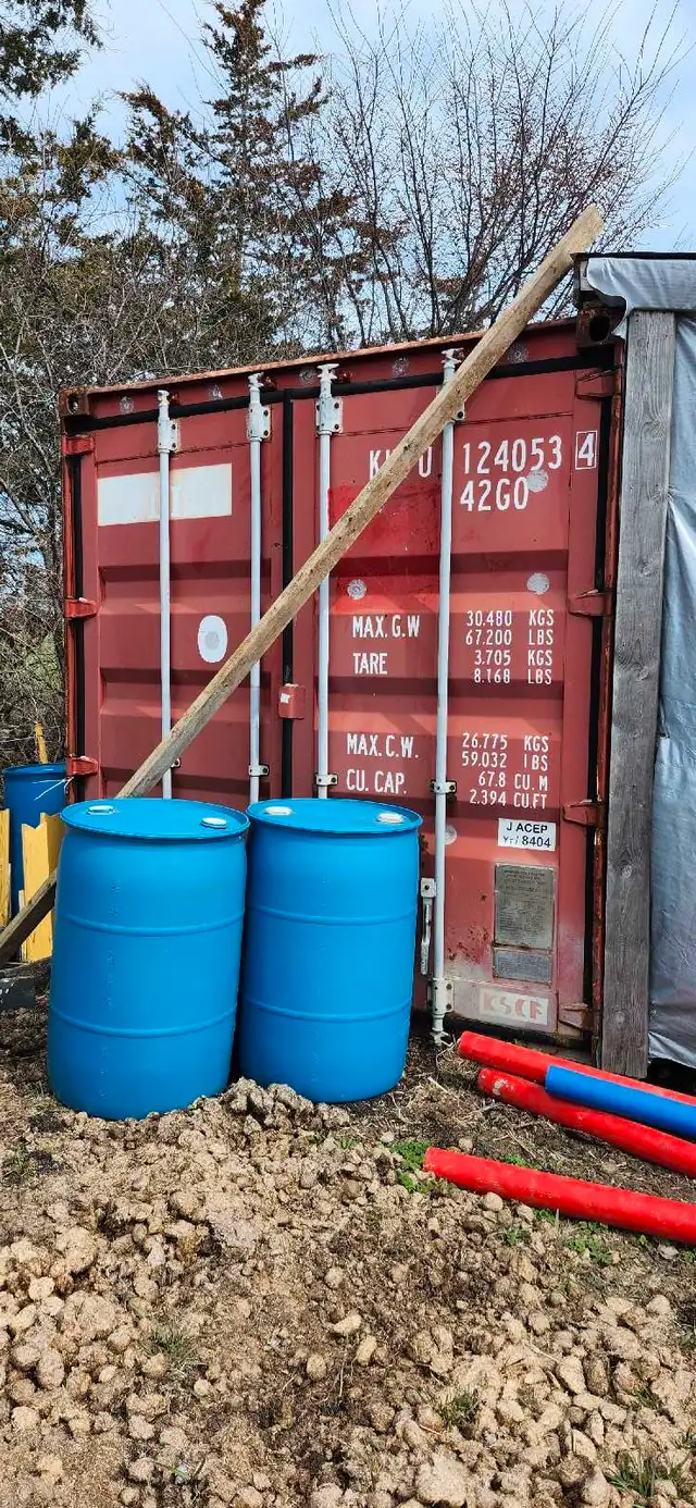 40' Sea can with 4 Stalls62863280791809123