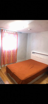 Nice bedroom close to Seneca college newham campus north york