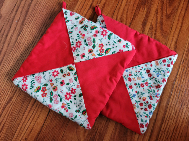 Christmas Pot Holders in Holiday, Event & Seasonal in St. Catharines - Image 2