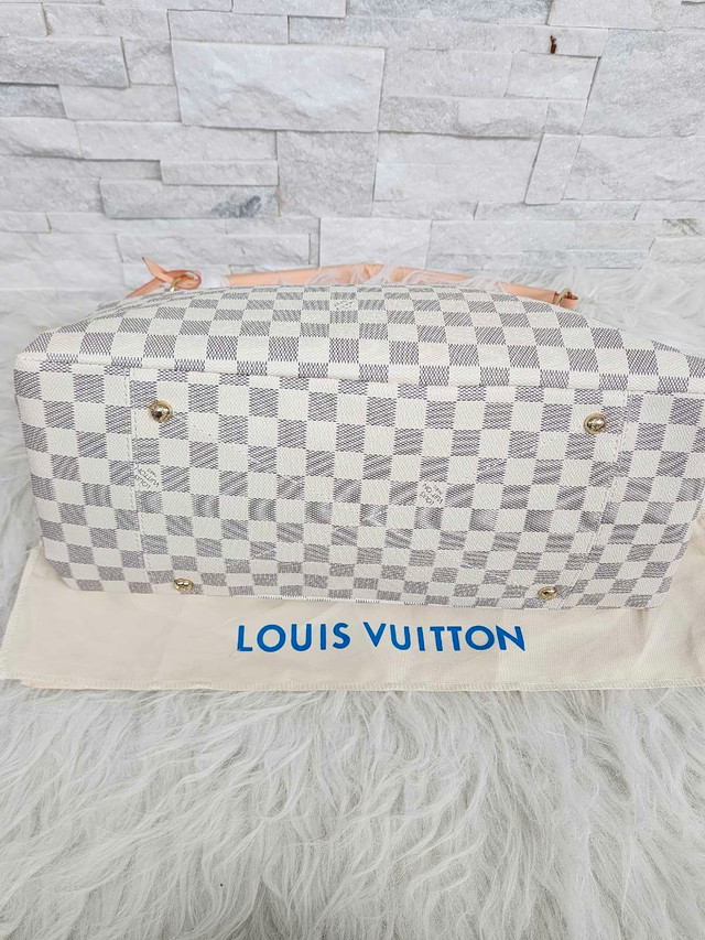 Sac à main Louis vuitton pour femme  dans Femmes - Sacs et portefeuilles  à Laval/Rive Nord - Image 4