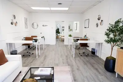 UNIT 2 at prime Fonthill location on busy Pelham Street with lots of frontage/signage. Fonthill does...