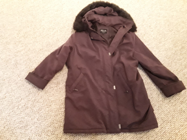 Manteau d'hiver Femme grandeur 24W $50.00 dans Femmes - Hauts et vêtements d'extérieur  à Ouest de l’Île - Image 2