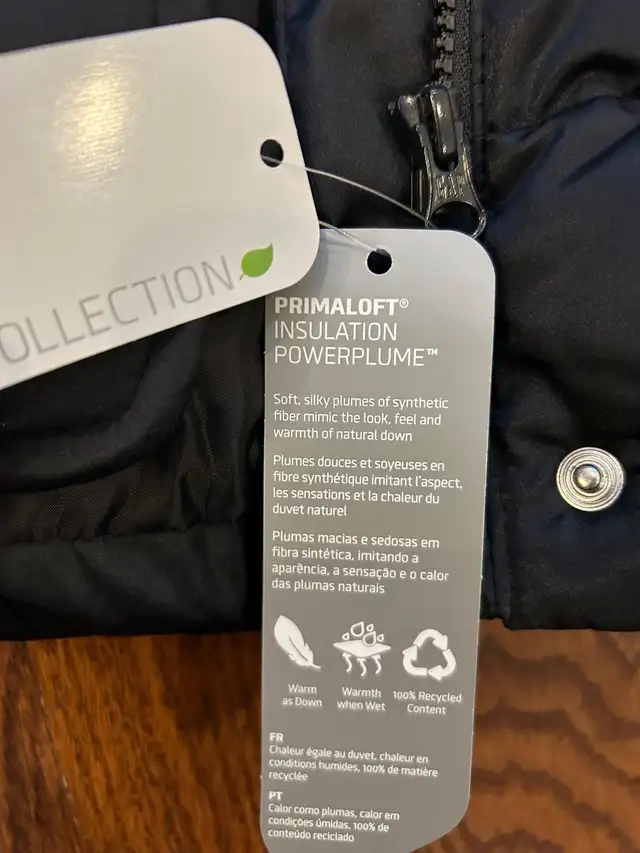 Price drop! brand new GAP winter jacket size XS(4/5) kids62863272817539121