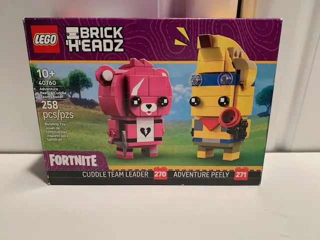 Lego Bricks Headz Fortnite Cuddle Team Leader / Adventure Peely in Toys & Games in City of Toronto - Image 2